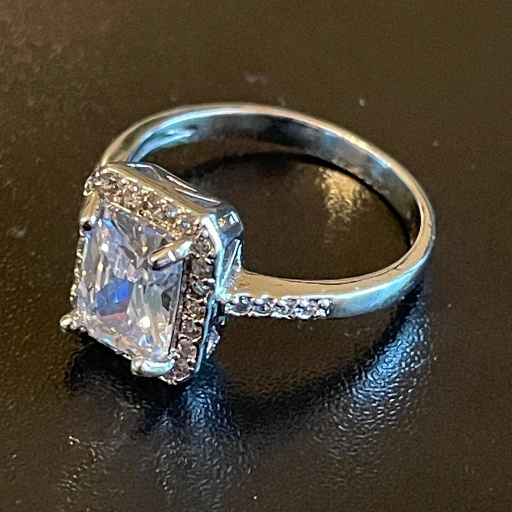 White rhinestone silver plated CZ ring - Picture 3 of 9